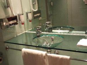 Sink in the bathroom. How to install it correctly?