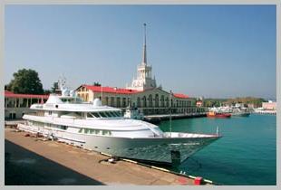 Where is the best place to relax on the Black Sea with children and youth?