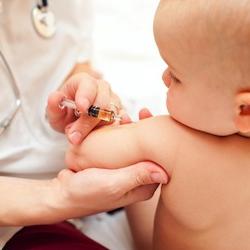 What is the pneumococcal vaccine used for and what complications does it cause?